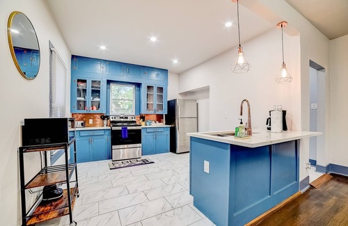 Highland Park House | Pet-Friendly Retreat with Fenced Yard & Top Amenities