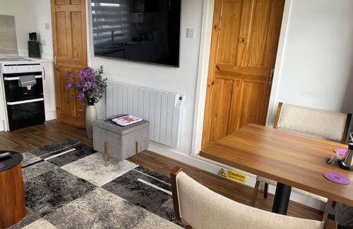 Mablethorpe Ski Chalet | Dog-Friendly Sand Dune Chalet with Oceanfront Views
