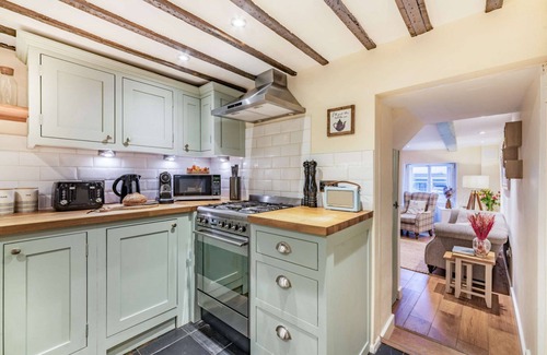 Woodstock Cottage | Pet-Friendly Retreat at Blenheim Cottage in the Cotswolds
