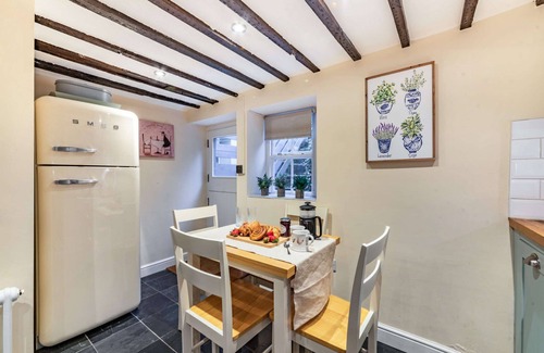 Woodstock Cottage | Pet-Friendly Retreat at Blenheim Cottage in the Cotswolds