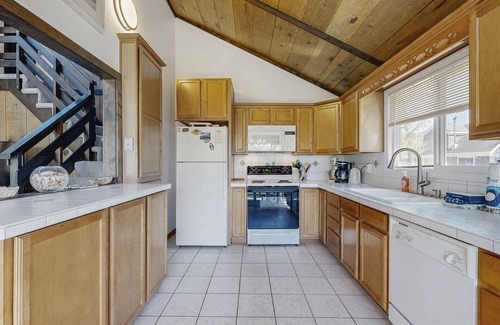 Rockaway Beach House | Pet-Friendly Retreat Steps from the Beach with Deck & Firepit