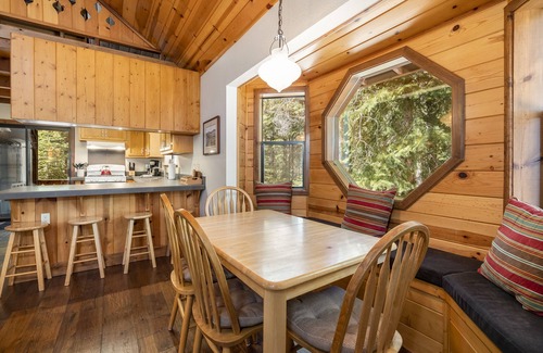 Truckee Cabin | Wooded Cabin Getaway: Guest Rated 9.8 with Rec Center Access