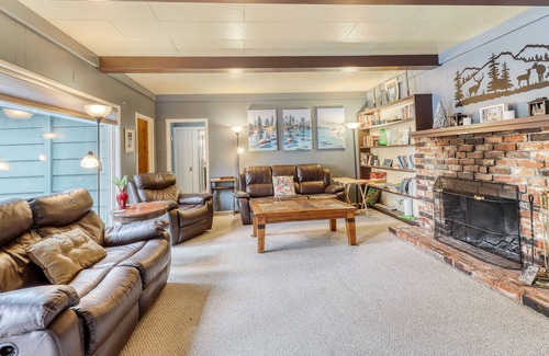 Brockway House | Dog-Friendly Home in Great Location with Private Hot Tub, Water Views, Deck