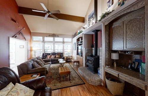 Shaver Lake House | Pet-Friendly Retreat with Game Room and Scenic Decks