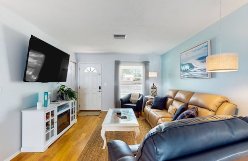South Bradenton House | Pet-Friendly Oasis with Heated Pool and BBQ for Perfect Getaway