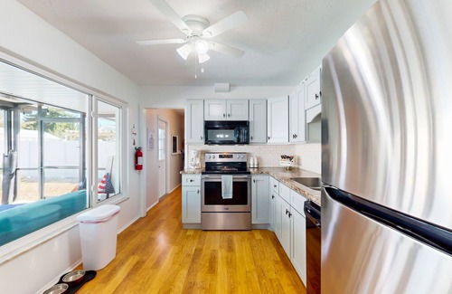South Bradenton House | Pet-Friendly Oasis with Heated Pool and BBQ for Perfect Getaway