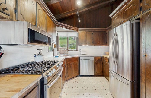 Franconia House | Dog-Friendly Retreat with Scenic Views near Cannon Mountain