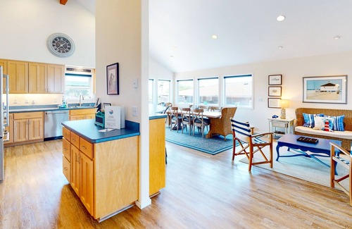 Manzanita House | Dog-friendly home with ocean views, deck, hammock, gas grill & gas fireplace