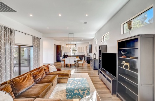 Hudson Bend House | Pet-Friendly Retreat with Pool, Spa & Modern Amenities