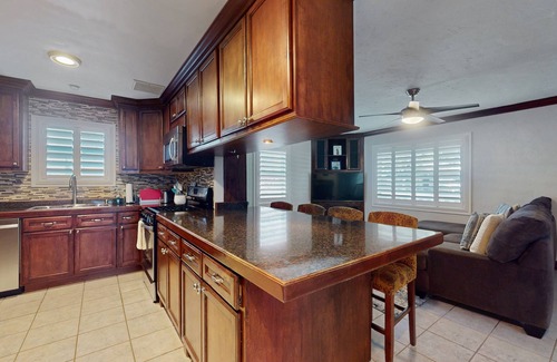 Coronado House | Pet-Friendly Retreat with Enclosed Yard and Free WiFi