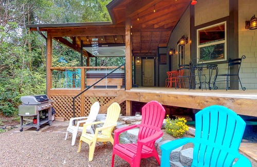 Port Orford House | Dog-friendly home with private hot tub and space for a large group