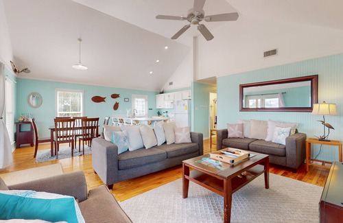 Dauphin Island House | Pet-Friendly House with Canal Views and Beach Access