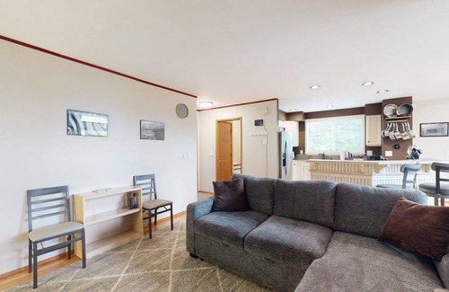 Retsil House | Pet-Friendly Retreat with Enclosed Yard and Workspace