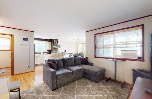 Retsil House | Pet-Friendly Retreat with Enclosed Yard and Workspace