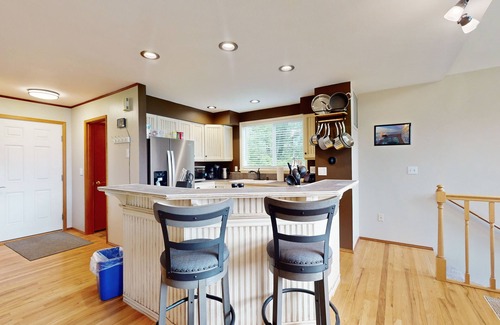Retsil House | Pet-Friendly Retreat with Enclosed Yard and Workspace