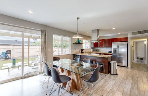 New Papago Parkway House | Pet-Friendly Retreat with Pool & Firepit in Quiet Area