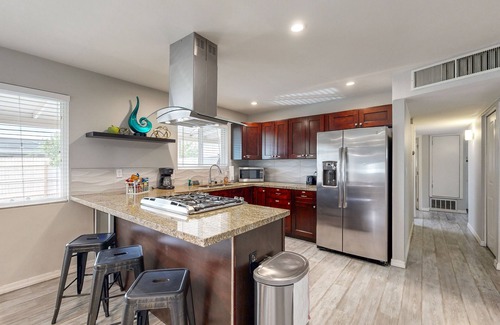 New Papago Parkway House | Pet-Friendly Retreat with Pool & Firepit in Quiet Area