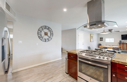 New Papago Parkway House | Pet-Friendly Retreat with Pool & Firepit in Quiet Area