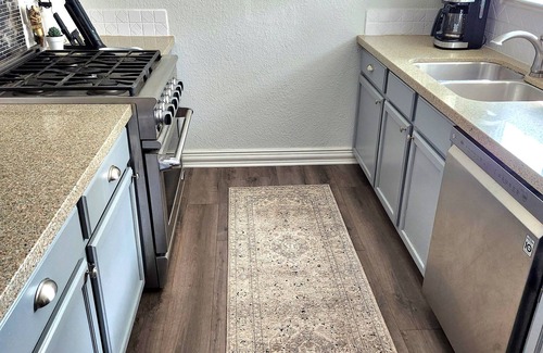 Austin House | Dog-Friendly Retreat in Vibrant South Austin