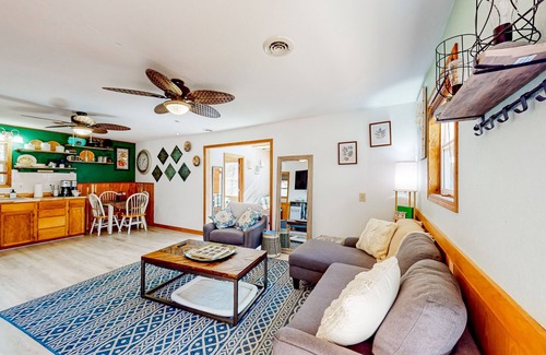 Eagle Rock House | Pet-Friendly Lake House with Firepit & Furnished Deck