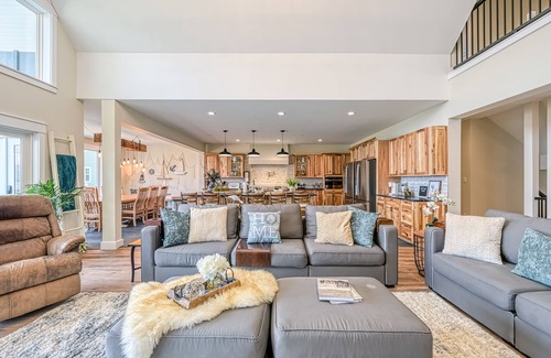 Mineral House | Dog-Friendly Lakefront Retreat with Game Room & Firepit