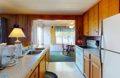 Swanton Cottage | Dog-friendly lakefront home with amazing Lake Champlain views, deck, & firepit