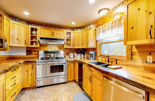 Fryeburg House | Exceptional Dog-Friendly Cabin on 44 Acres Near Lakes