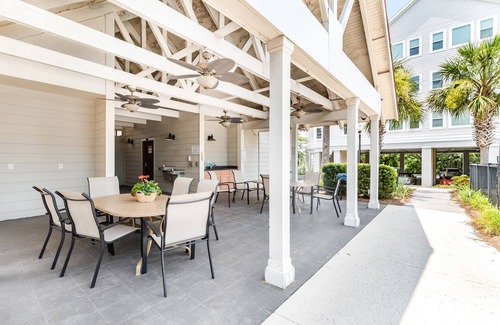 Charleston Condo | Pet-Friendly Monthly Rental with Pool & Ocean Views