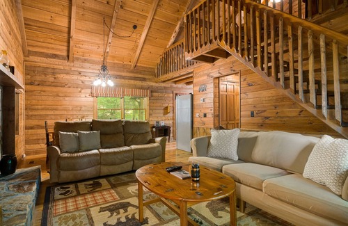 Walnut Mountain Cabin | Cozy Mountain Cabin with Hot Tub & Pet-Friendly Amenities