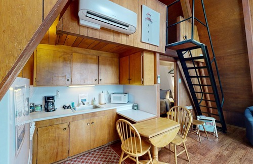 Otter Rock Ski Chalet | Pet-Friendly Oceanfront Cottage with WiFi & Beach Access