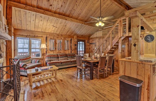 Hickory Hills House | Pet-Friendly Poconos Cabin with Hot Tub near Skiing