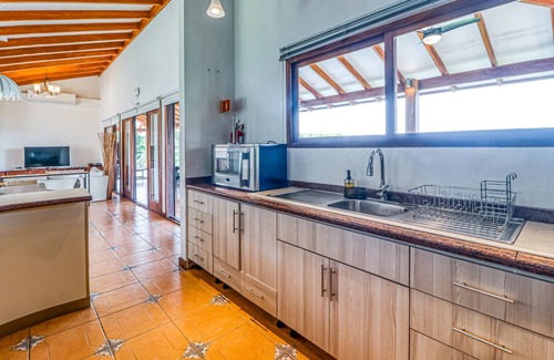 La Cruz House | Pet-Friendly Retreat with Ocean Views and Covered Terrace