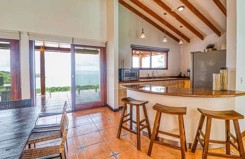 La Cruz House | Pet-Friendly Retreat with Ocean Views and Covered Terrace