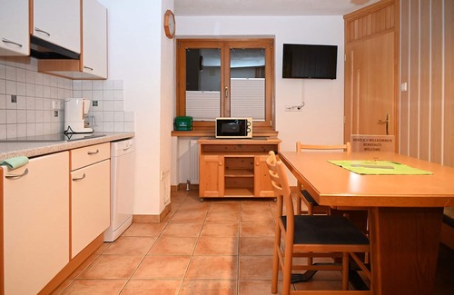 Tubre Apartment | Dog-Friendly Sesvenna Apartment with Ocean View & Spa
