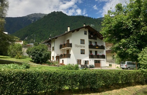 Tubre Apartment | Dog-Friendly Sesvenna Apartment with Ocean View & Spa