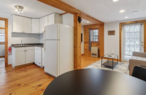 Campton Apartment | Cozy Dog-Friendly Apartment Near Loon Mountain & Waterville
