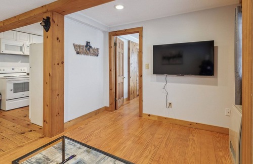 Campton Apartment | Pet-Friendly Retreat Near Loon Mountain & Waterville Valley