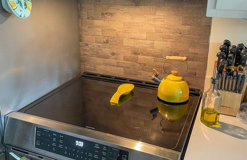 Quechee House | Pet-Friendly Townhome with Views & Fireplace near Quechee