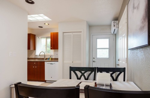 Orchidlands Estates House | Dog-Friendly Tropical Escape with Ocean View & Fast WiFi