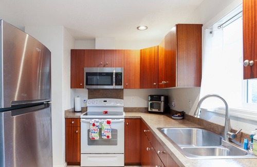 Orchidlands Estates House | Dog-Friendly Tropical Escape with Ocean View & Fast WiFi