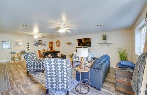Twin Lake House | Pet-Friendly Twin Lake Retreat - Steps from Water Access