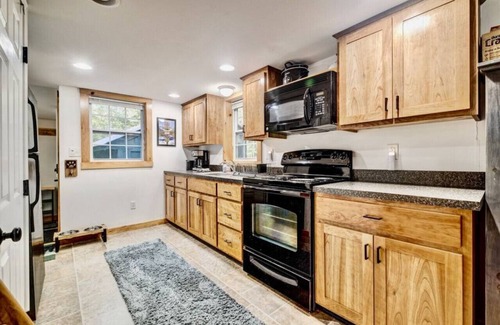 Conway Cabin | Dog-Friendly w/Hot Tub, Firepit near Kancamagus!