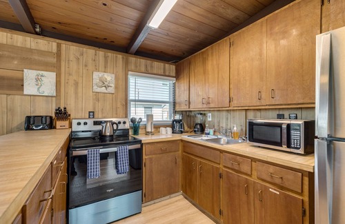 Freeport House | Pet-Friendly Waterfront Home Steps from Surfside Beach