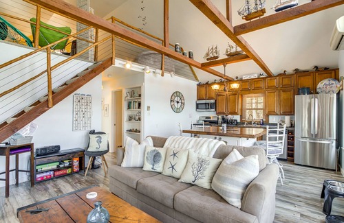 Westover Cottage | Pet-Friendly Westover Cottage with River Access & Spa