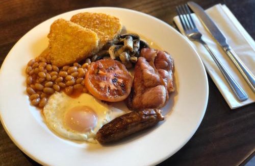 Tutbury Hotel | Inviting Dog & Partridge: Family-Friendly Dining Awaits