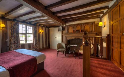 Tutbury Hotel | Inviting Dog & Partridge: Family-Friendly Dining Awaits