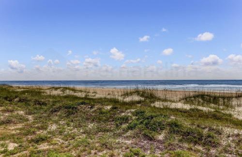 Ocean Cay Apartment | ```html
Pet-Friendly Oceanfront Condo with Great Guest Ratings
```