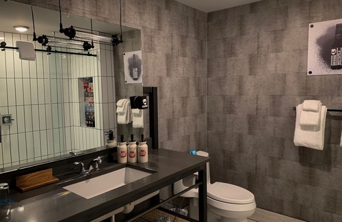 Canal Winchester Hotel | DogHouse Columbus: Rated 9.6/10 with Family-Friendly Amenities