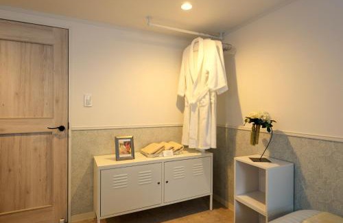 Oiwake House | Pet-Friendly Retreat at DogrunCafe & Resorts JENNIE