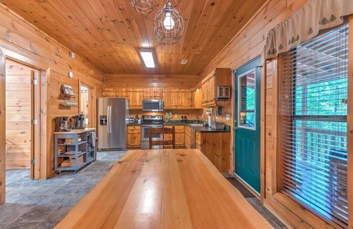 Morganton Cabin | Pet-Friendly Dogwood Lodge: Relax with Spa & Hot Tub